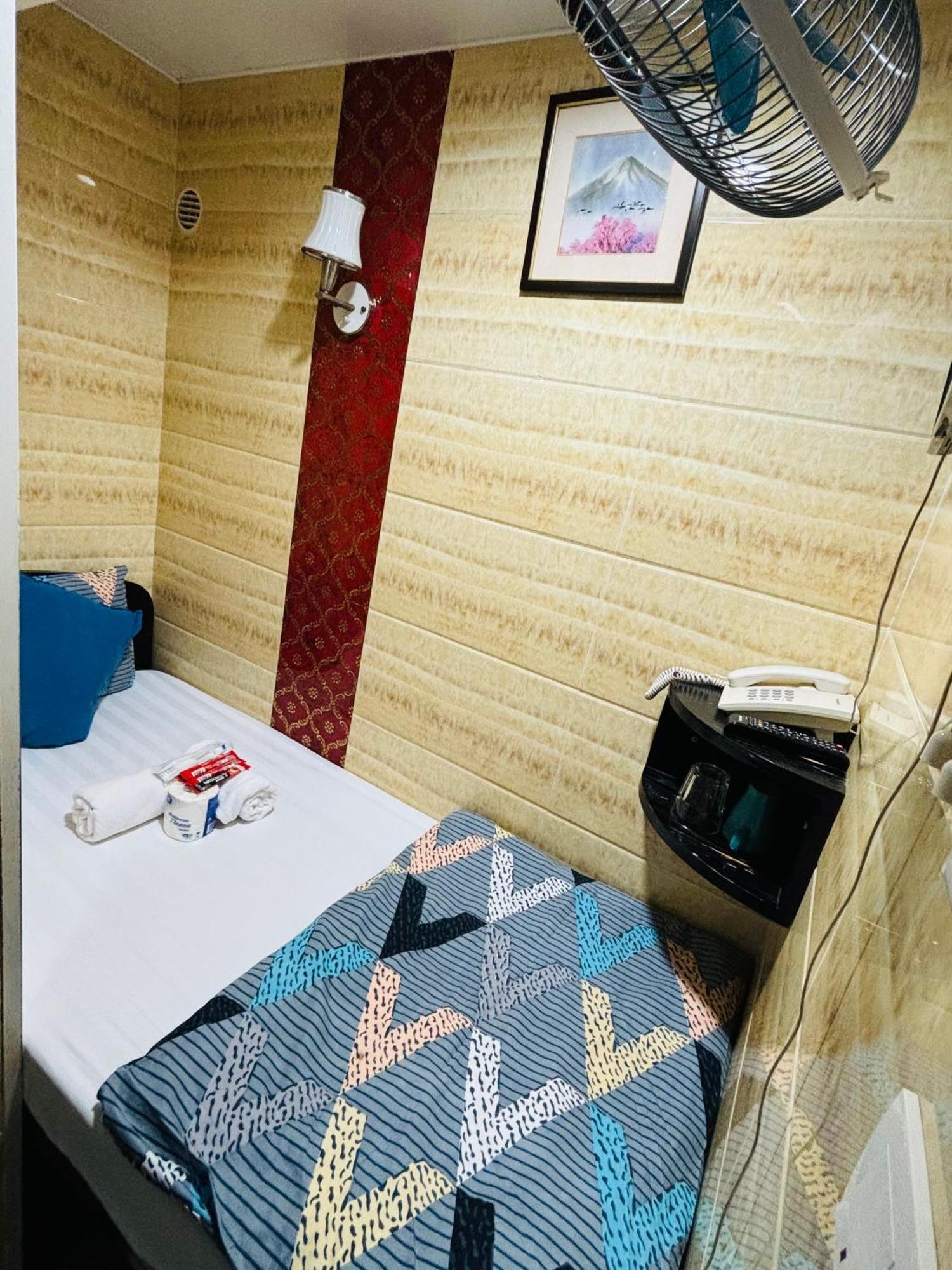 Philippine Hostel Гонконг Екстер'єр фото