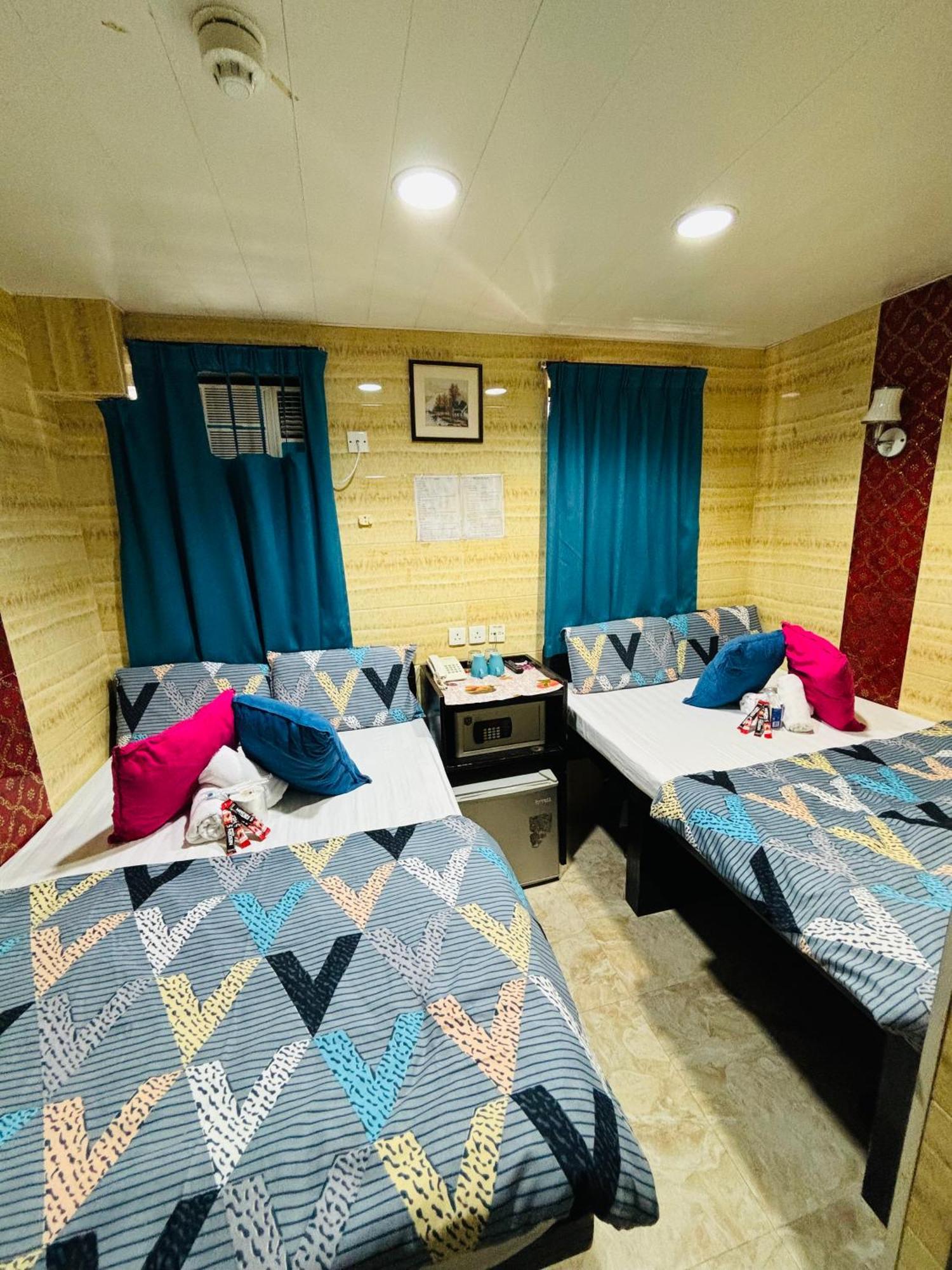 Philippine Hostel Гонконг Екстер'єр фото