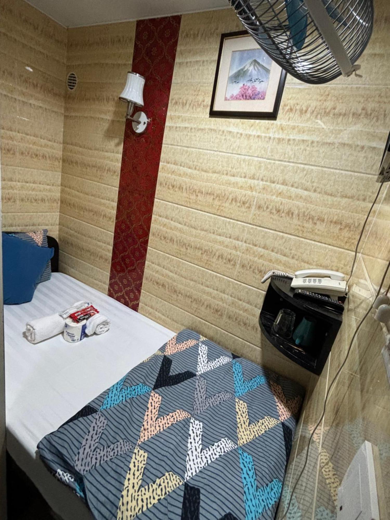 Philippine Hostel Гонконг Екстер'єр фото