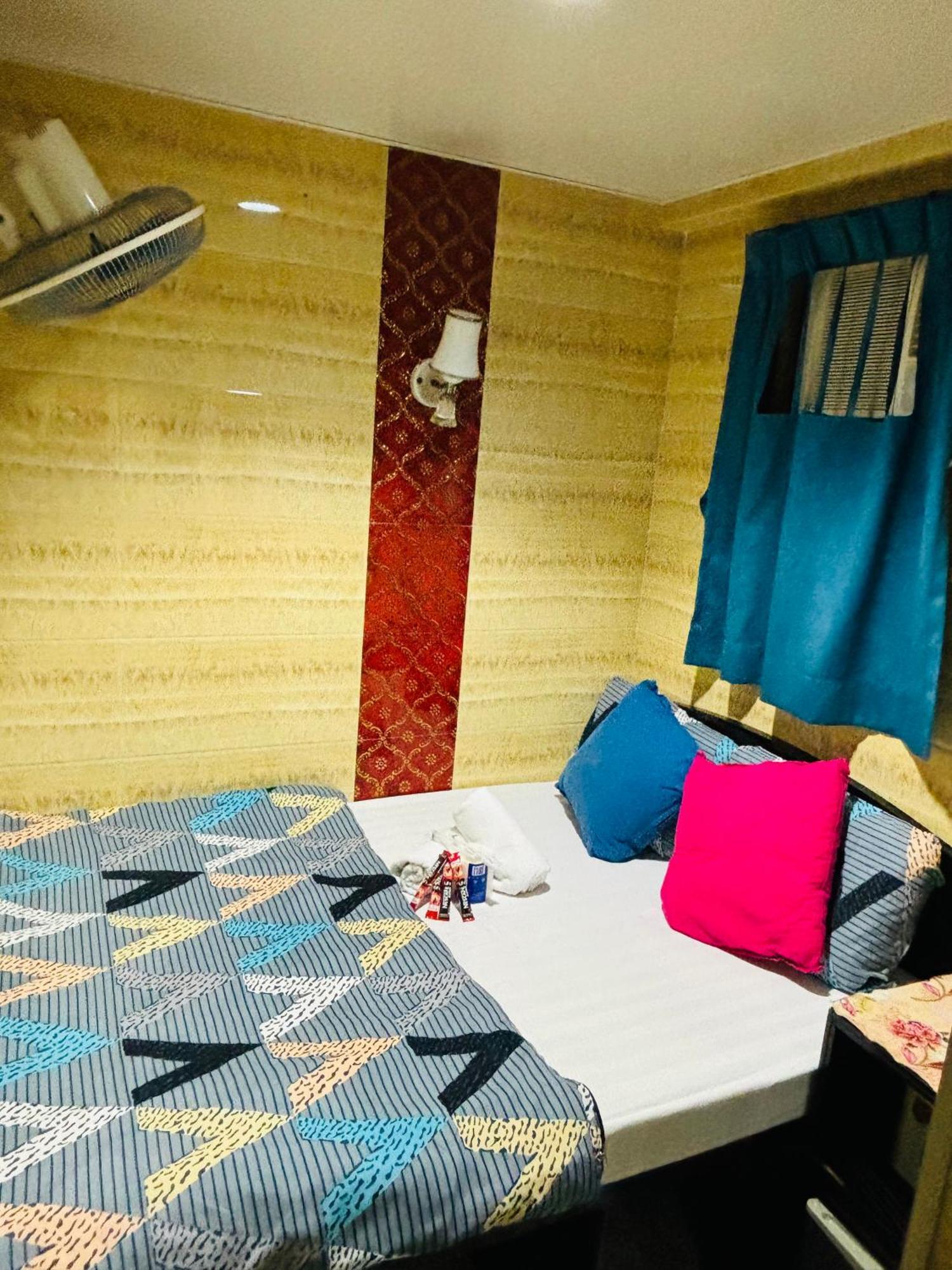 Philippine Hostel Гонконг Екстер'єр фото